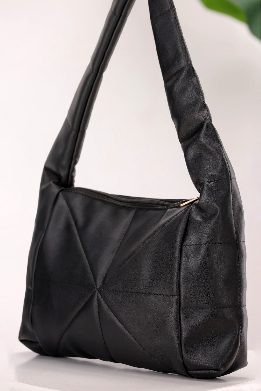 HOBO BLACK
