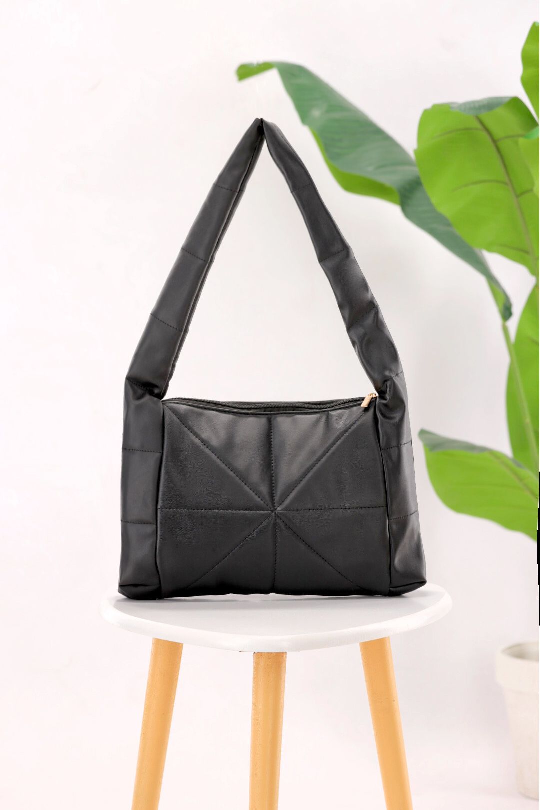 HOBO BLACK
